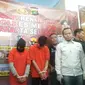 Dua orang pelaku pembunuhan wanita di Mampang, Jakarta Selatan bernama Yustian (24) dan Nissa Regina (17) tiba di Mapolres Metro Jakarta Selatan.