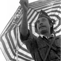 Dalam pidato itu, Bung Tomo memberikan semangat kepada arek-arek Suroboyo dengan mengatakan, 'Daripada dijajah lebih baik hancur lebur.'