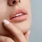 Lip Oil vs Lip Tint untuk Bibir Kering, Mana yang Lebih Cocok?