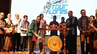 Start Tour de Flores (TdF) 2017 di Larantuka, Flores Timur berlangsung seru, persaingan sengit sudah terjadi sejak kayuhan sepeda pertama.