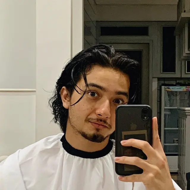 Pangkas Rambut Gondrong, Ini 6 Potret Terbaru Bryan Domani Tampil Lebih Fresh