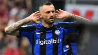 Sejak 10 musim terakhir di Liga Champions, peran pemain asal Kroasia seakan menjadi jimat hingga berhasil membawa timnya menjadi juara. Dalam laga final musim 2022/2023 yang akan segera berlangsung, Inter Milan berada di atas angin jika mengikuti siklus juara dalam 10 musim terakhir. Satu pemain asal Kroasia berada di kubu Inter Milan, yaitu Marcelo Brozovic, sementara The Citizens tak memilikinya. Untuk menyegarkan ingatan, berikut ini daftar 6 pemain Kroasia yang menjuarai Liga Champions dalam 5 musim terakhir. (AFP/Isabella Bonotto)
