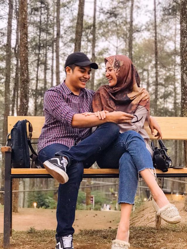 Umumkan Kehamilan, Ini 6 Momen Manis Erica Putri dan Suami