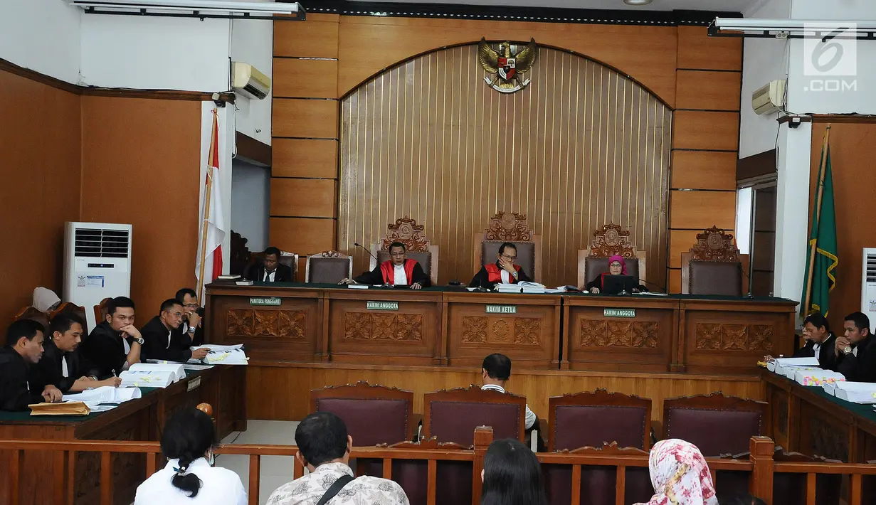Suasana sidang lanjutan dengan terdakwa kasus dugaan penyebaran berita bohong atau hoaks Ratna Sarumpaet di Pengadilan Negeri Jakarta Selatan, Kamis (25/4). Sidang tersebut dengan agenda pemeriksaan saksi ahli yang dihadirkan oleh Jaksa Penuntut Umum (JPU). (Liputan6.com/Herman Zakharia)