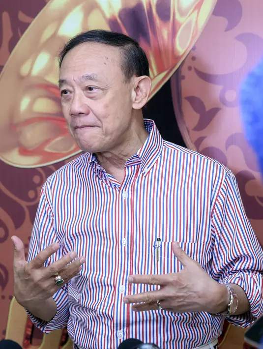 "Musik jaman sekarang nggak punya melodi, kebanyakan beat dan diulang-ulang aja, tidak ada isinya dan sangat sedikit melodinya. Beda sama musik tahun 80an atau 60an, lagu-lagunya penuh melodi dan liriknya penuh arti," jelasnya. (Nurwahyunan/Bintang.com)