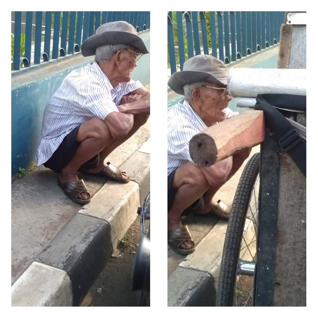 Kakek penjual abu gosok | Copyright by KapanLagi.com
