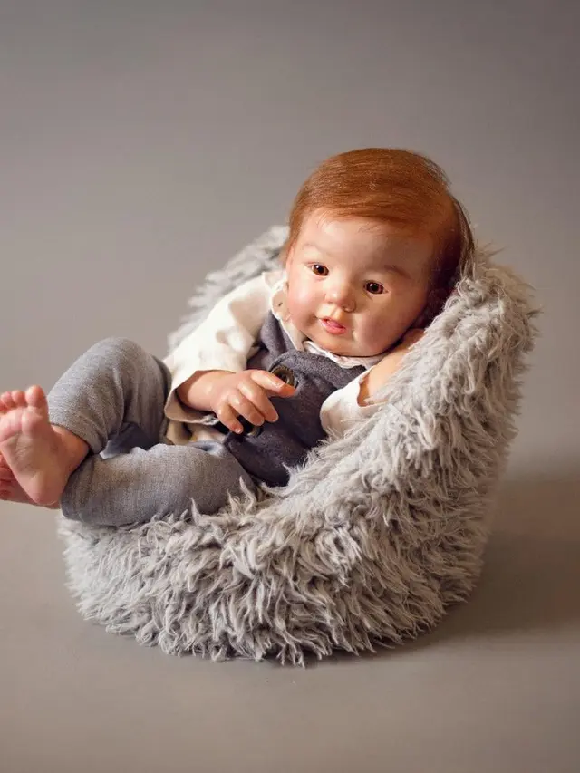 6 Potret Newborn Photoshoot 'Anak' Ivan Gunawan, Bertema Desainer