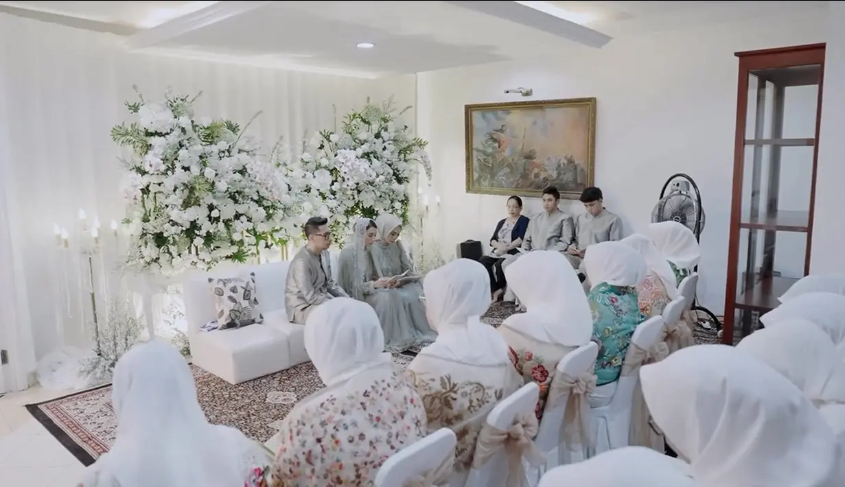 Tyas Mirasih akan menikah dengan Tengku pada 20 Agustus. Mendekati hari bahagianya, Tyas menggelar pengajian. [Instagram/tyasmirasih]
