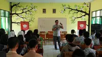 Aksi Pegiat Rumah Pelajar Keliling ke Sekolah-Sekolah di Jawa Barat