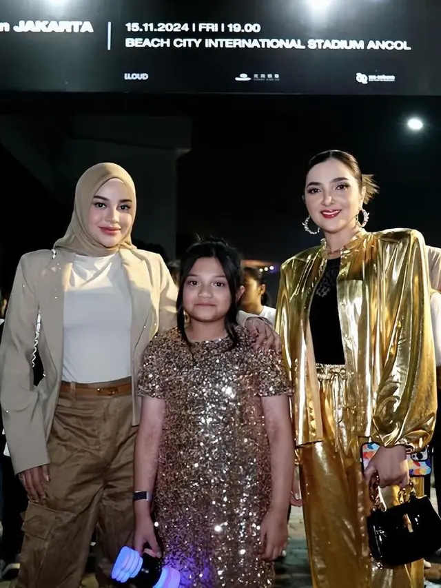 Ashanty Temani Anak Menyaksikan Fanmeet Lisa Blackpink di Jakarta. [@ashanty_ash]