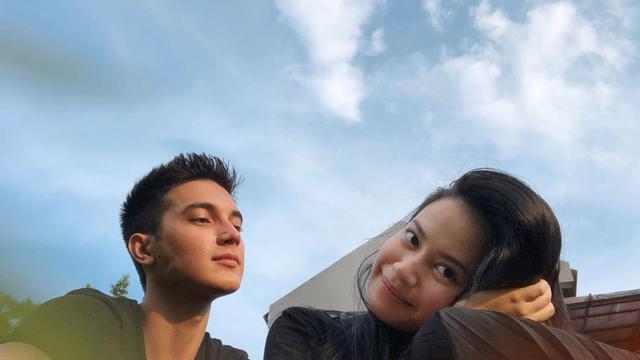 Main Film Bareng, Ini 7 Momen Kebersamaan Hanggini dan Junior Roberts