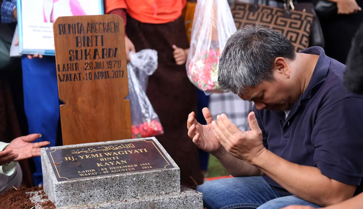 Renita Sukardi meningga dunia pada 12 April 2017 karena kanker payudara yang diidapnya pada tahun 2014 silam. (Nurwahyunan/Bintang.com)