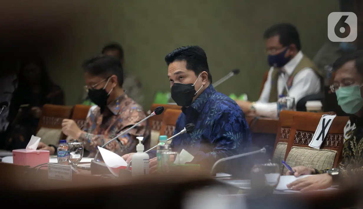 Ketua Pelaksana Komite Penanganan COVID-19 dan Pemulihan Ekonomi Nasional Erick Thohir saat rapat kerja dengan Komisi IX DPR di Kompleks Parlemen, Jakarta, Kamis (27/8/2020). Raker membahas efektivitas pengorganisasian dan penganggaran dalam penanganan COVID-19. (Liputan6.com/Johan Tallo)