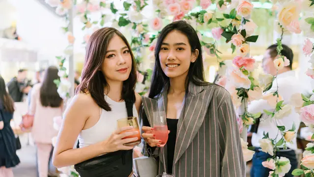 Image: Alika Islamadina, Olivia Burton