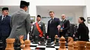 Medali Grand Croix hanya diberikan kepada sosok-sosok luar biasa yang dinilai telah memberikan jasa besar, baik di tingkat sipil maupun militer. (JEANNE ACCORSINI/POOL/AFP)