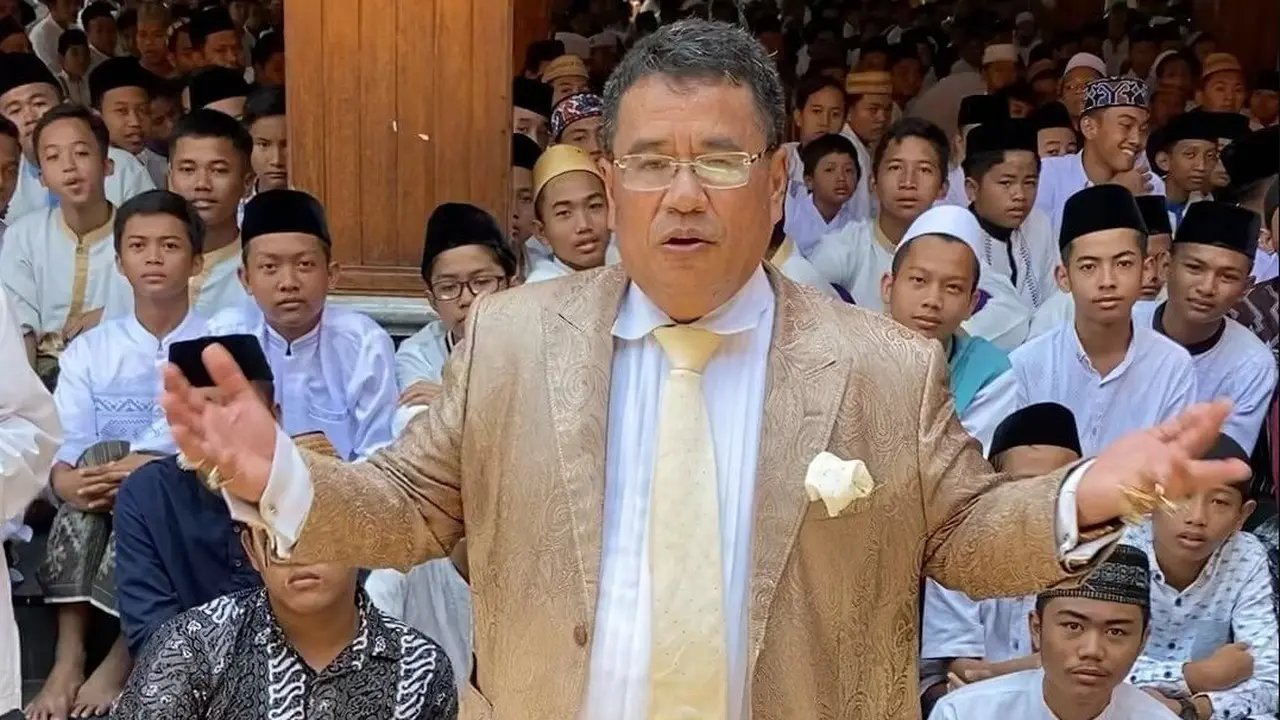 Hotman Paris membuat keputusan mengejutkan. Ia mundur dari Perhimpunan Advokat Indonesia (Peradi) - Instagram (https://www.instagram.com/p/CclzOniv0Cn/)