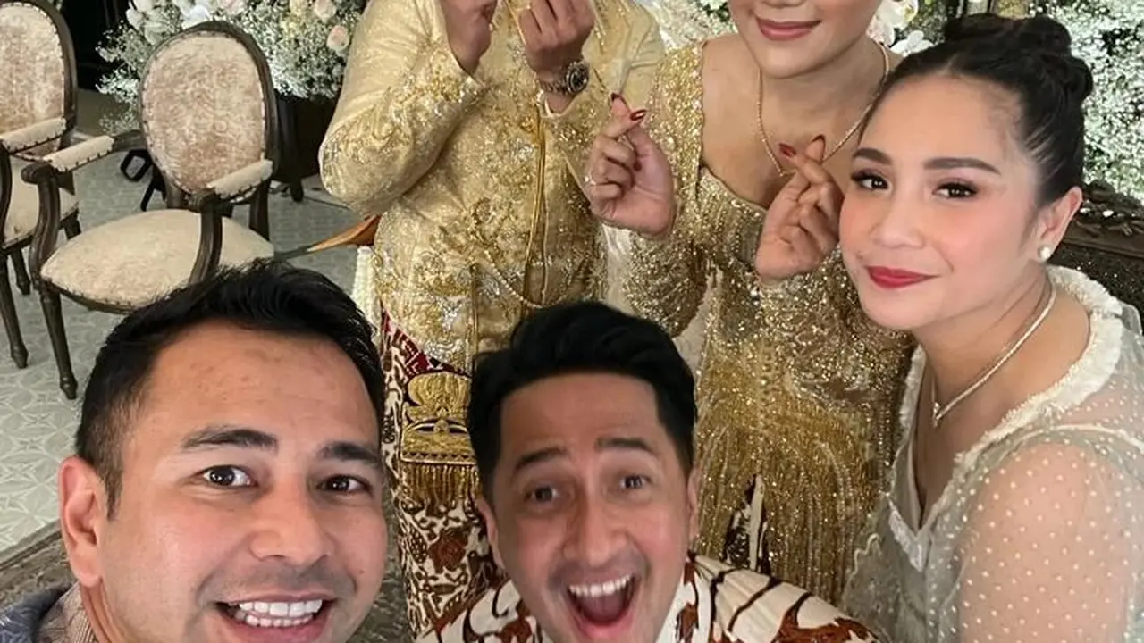 Raffi Ahmad dan Nagita Slavina bareng kedua mempelai plus Irfan Hakim. (Foto: Dok. Instagram @raffinagita1717)