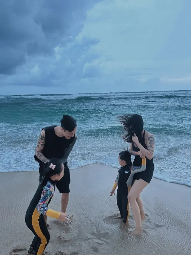 Bimo Picky Picks Ajak Istri dan Anak Liburan ke Bali (credit: instagram/irene_agustine)