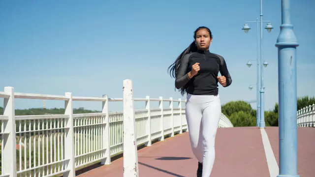 1. Pagi Hari: Meningkatkan Mood dan Metabolisme