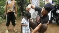 Bocah Mini Ini Hanya Setinggi 64 Centimeter