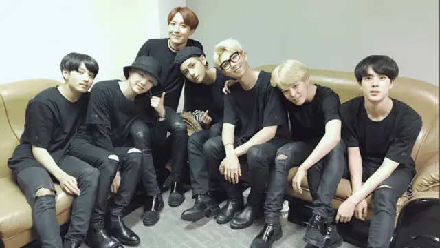 [Bintang] Beda 20 Tahun, Begini Kebersamaan BTS dan Backstreet Boys