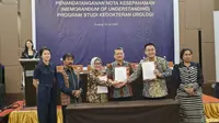 Fakultas Kedokteran Universitas Indonesia (FKUI), menandatangani perjanjian kerja sama (MoU) dengan Grup RS Siloam melalui RS Siloam Kupang, Kamis (20/7/2023). (Liputan6.com/ist)