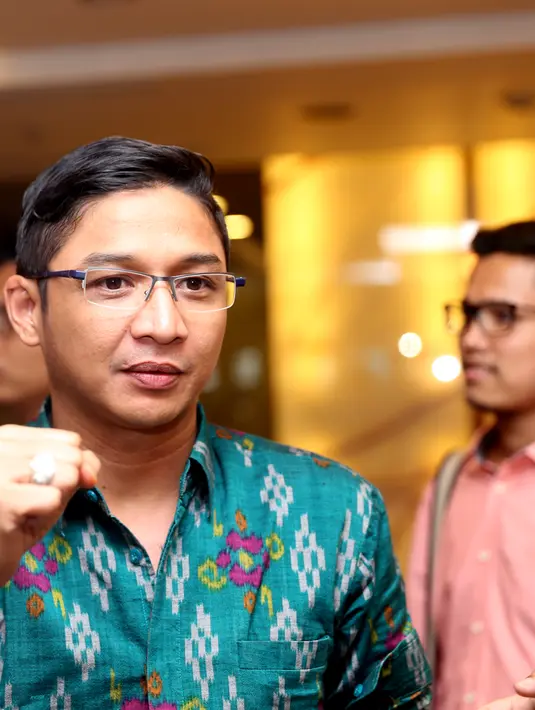 Meski sempat diterjang badai, Pasha Ungu yang mencalonkan diri sebagai Wakil Wali Kota dan Hidayat sebagai calon Wali Kota Palu tetap mendapatkan kepercayaan masyarakat kota Palu, Sulawesi Tengah. (Andy Masela/Bintang.com)