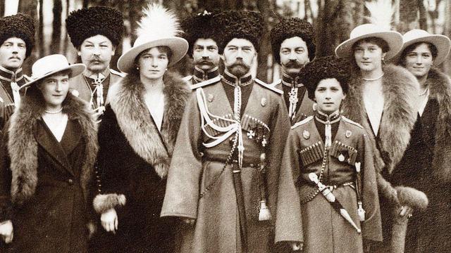 Tsar Nicholas II dan keluarganya