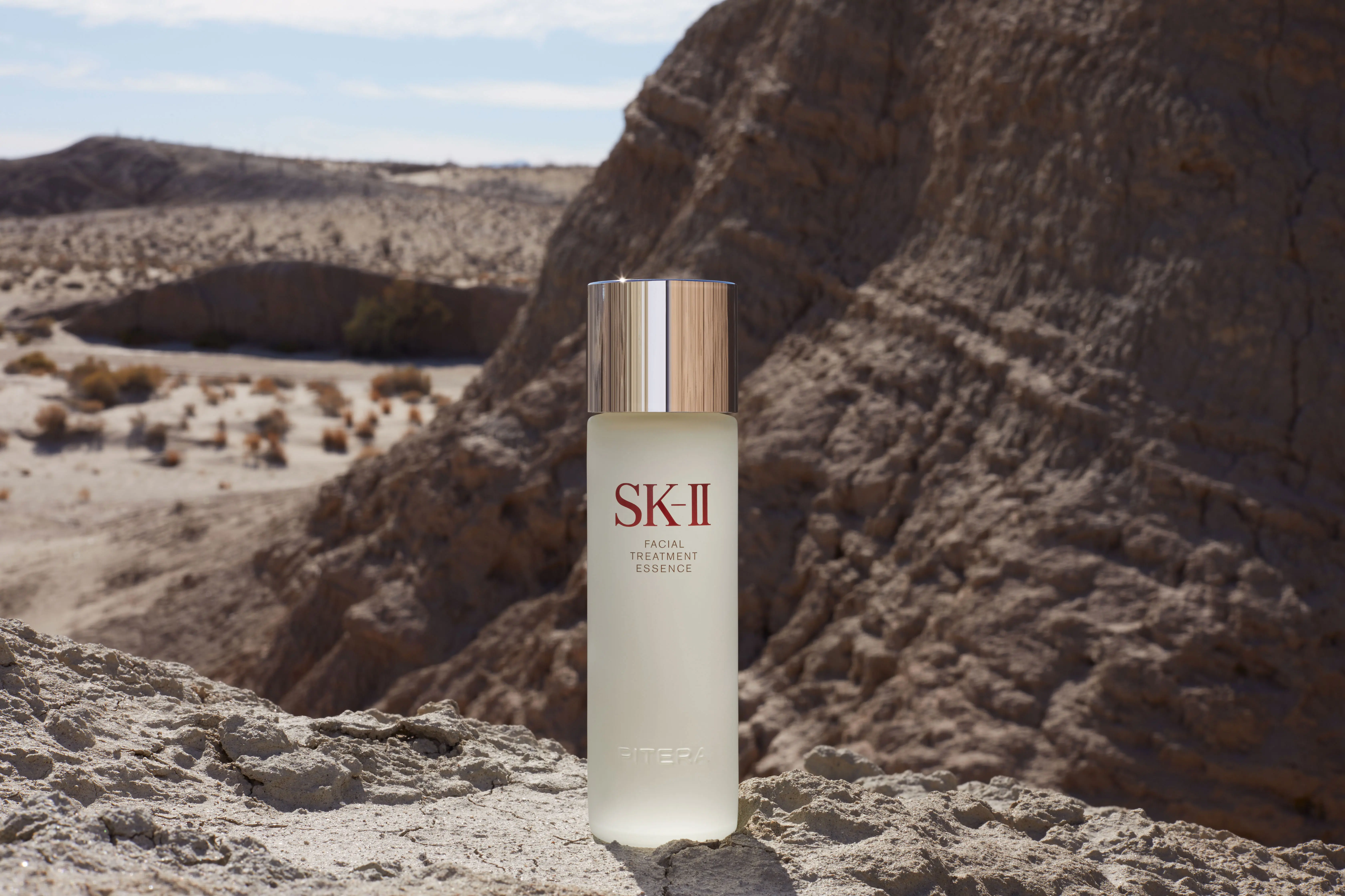 SK-II Treatment Essence dapat memperbaiki kulit saat traveling di tempat-tempat ekstrem. (SK-II)