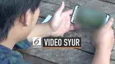 Beredar video syur pasangan selingkuh di Sumedang, Jawa Barat. Polisi kini mengejar pelaku penyebaran yang didduga karena motif dendam.