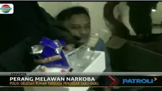 Polisi temukan sejumlah alat hisap sabu, dan plastik kecil, yang diduga digunakan untuk membungkus barang haram itu.
