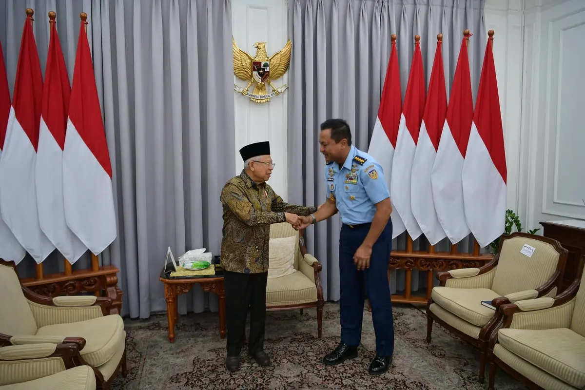Kepala Staf TNI Angkatan Udara (Kasau) Marsekal TNI M. Tonny Harjono menemui Wakil Presiden (Wapres) Ma’ruf Amin di kediaman resmi Wapres, Jakarta Pusat, Senin siang (22/07/2024) (BPMI Setwapres)