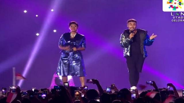 Dira Sugandi dan JFlow