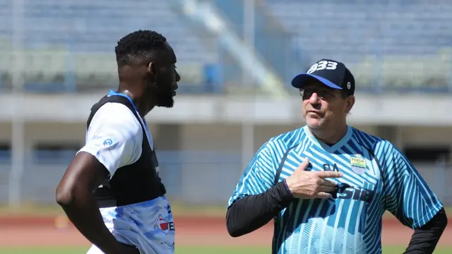 Persib Bandung, Robert Alberts, Geoffrey Castillion
