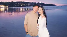 Dalam unggahannya, Randy menyertakan keterangan singkat namun penuh makna, "The moments." Netizen yang sudah lama menunggu momen seperti ini menyebut keduanya sebagai 'couple goals' dan salah satu pasangan favorit. Reaksi antusias ini menunjukkan betapa banyaknya penggemar yang mendukung hubungan mereka. (Liputan6.com/IG/@randymartinnn)