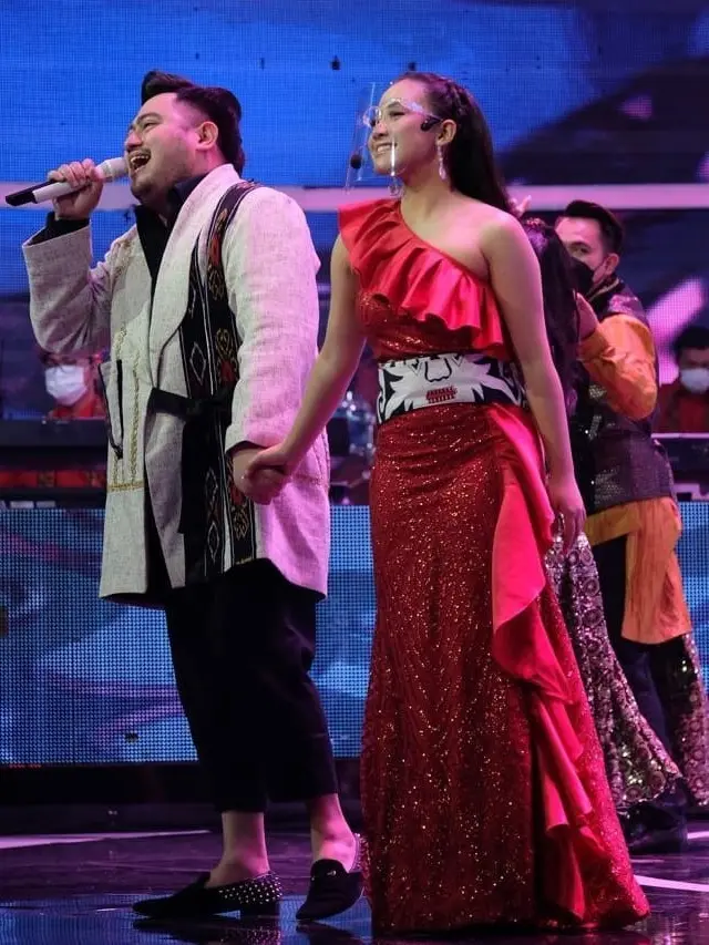 Findi Artika dan Nassar Sungkar (https://www.instagram.com/p/CWOnIz6hKpx/)
