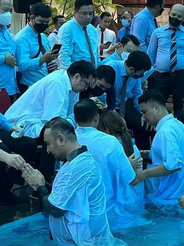 5 Potret Amanda Manopo Jalani Pembaptisan, Didoakan Netizen Dapat Jodoh Seiman