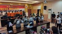 Konferensi pers pembunuhan pegawai Dishub Makassar (Liputan6.com/Fauzan)