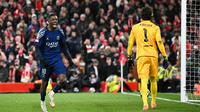 PSG unggul lebih dulu pada menit ke-12 lewat gol Ousmane Dembele yang berhasil memanfaatkan kelengahan barisan belakang Liverpool. (Oli SCARFF/AFP)