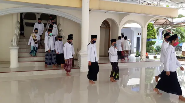 Setelah Mondok, Ke Mana Santri Melangkah?