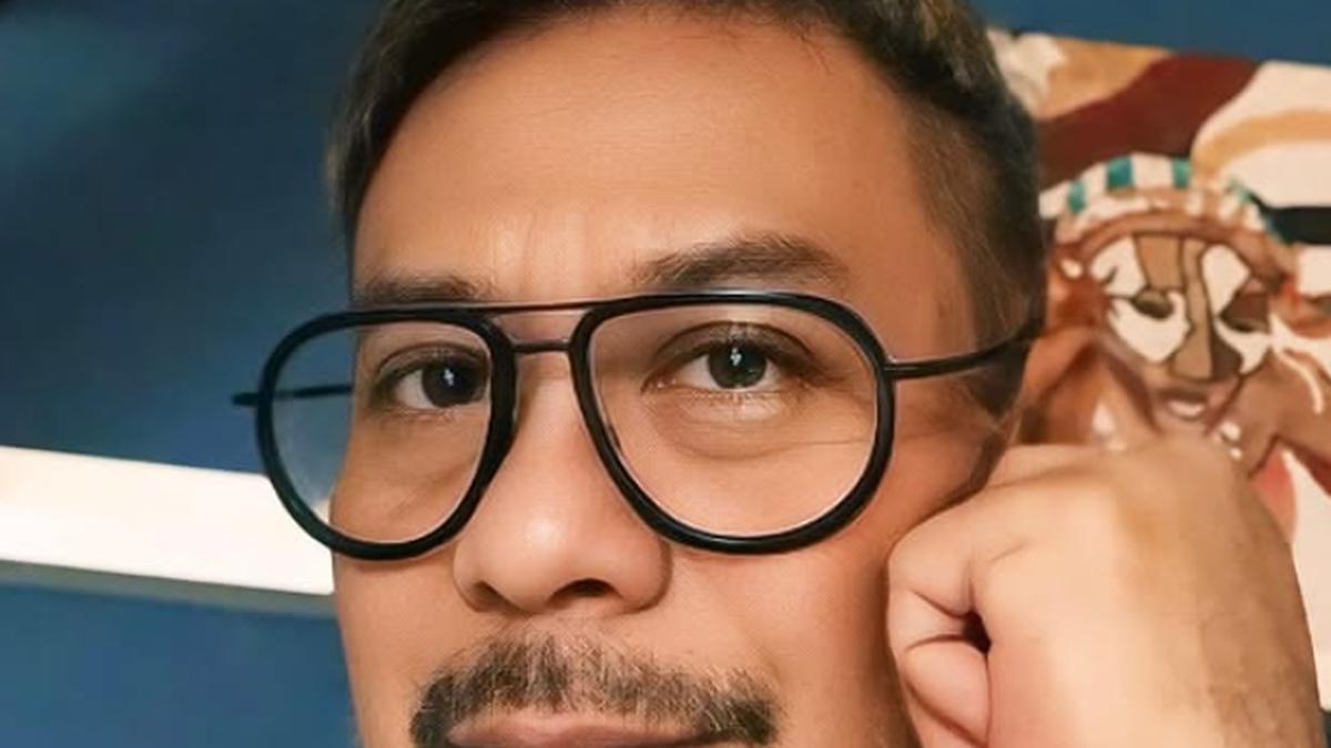 Penyanyi Iwan Zen Meninggal, Ini Makna Gelang 'Fall Risk' yang Diunggah Sebelum Wafat