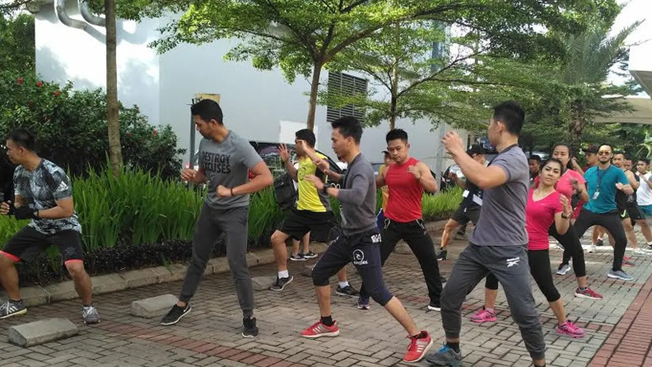 Healthy Adventure Camp lakukan body combat untuk mengawali hari kedua (Foto: Benedikta Desideria)