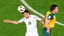 Kiprah Kapadze juga masih wangi ketika bertugas untuk Timnas Uzbekistan. Dia sudah menjadi bagian dari skuad White Wolves mulai tahun 2002 hingga terakhir kali mengukir caps internasionalnya pada 2015. (AFP/PORNCHAI KITTIWONGSAKUL)