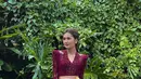 Dengan gaya anggun dan sopan, Zoe Abbas Jackson berhasil memukau banyak orang, sekaligus menunjukkan bahwa kecantikan Indonesia dapat diekspresikan melalui pakaian adat yang kaya makna dan budaya. [@zoeabbasjackson].