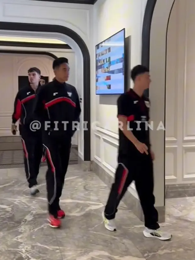 6 Potret Fitri Carlina Berangkat ke Australia, Persiapan Kawal Timnas Indonesia