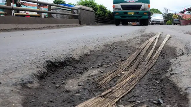 [VIDEO] Banjir di Pantura Surut, Lalu Lintas Masih Tersendat