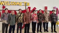 Managing Director Sinar Mas, Ferry Salman (kanan) saat peresmian bandara yang dilakukan Presiden Joko Widodo di Kota Singkawang, Kalimantan Barat, Rabu (20/3/2024). (Dok Sinar Mas)