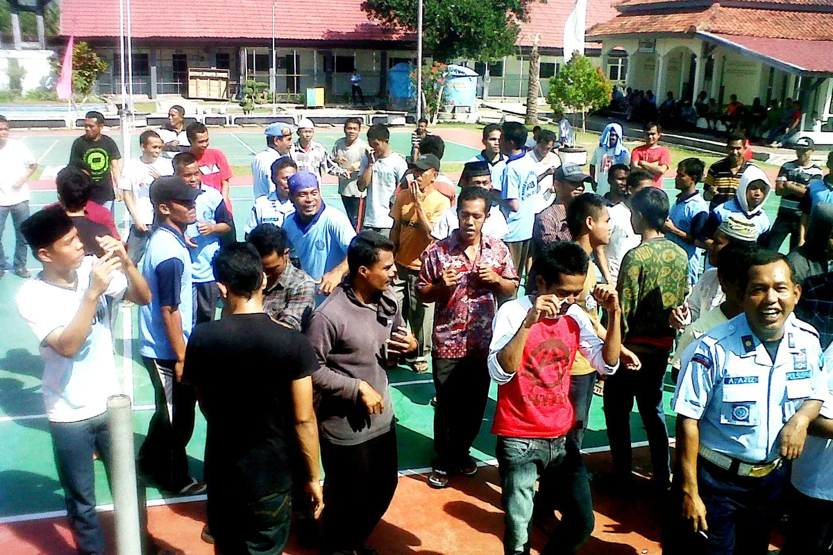 Dapat Remisi, Napi Bernyanyi dan Berjoget di Dalam Lapas