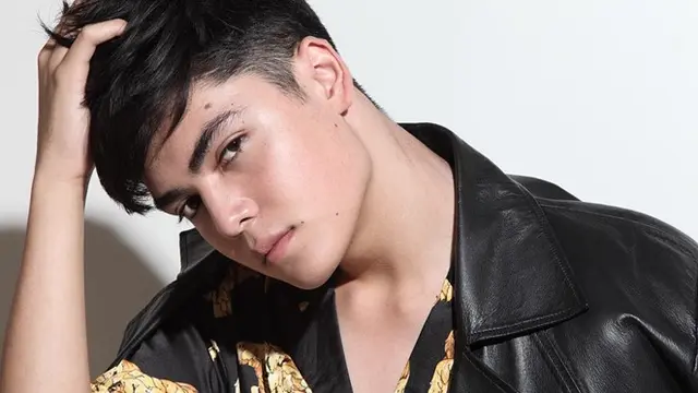 6 Potret Ryan Fitzgerald, Sepupu Cinta Laura yang Ganteng Abis