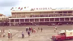 Bandar Udara Kemayoran saat masih berfungsi, bukan hanya melayani penerbangan penumpang tapi militer juga memakai bandara ini untuk aktifitas penerbangannya. (i2.wp.com)